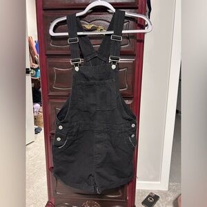 Bluenotes Women’s Black Denim Short Overalls Size Medium